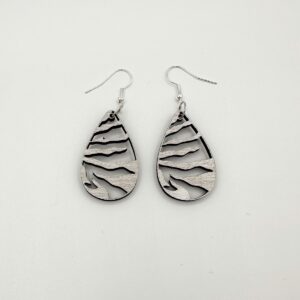 Säröjä -korvakorut (useita värejä)