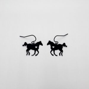 Metallinen hevonen -korvikset (useita värejä)