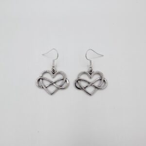 Ääretön sydän -korvikset