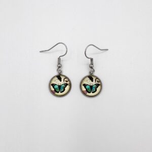 Lasiset perhoskorvakorut (useita erilaisia)